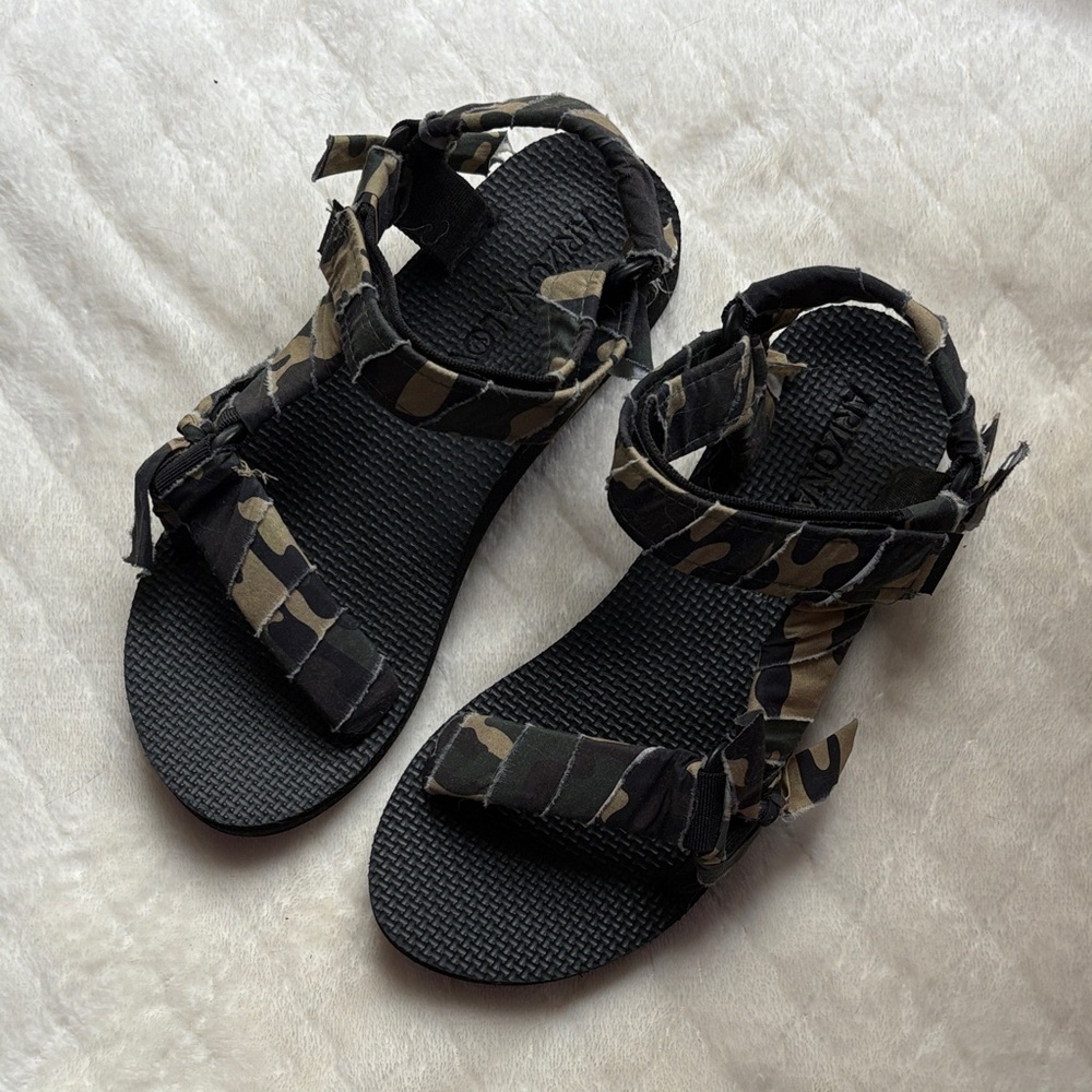 Arizona Love Black and Camo Sandals